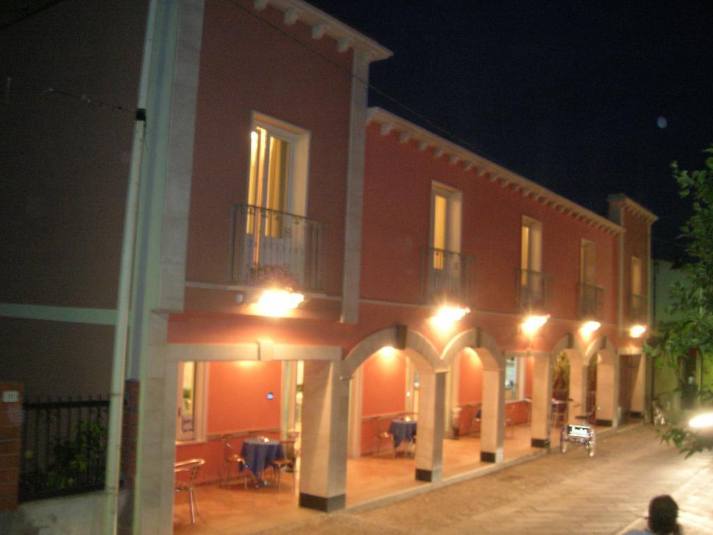 Hotel Del Corso Pula Exterior photo